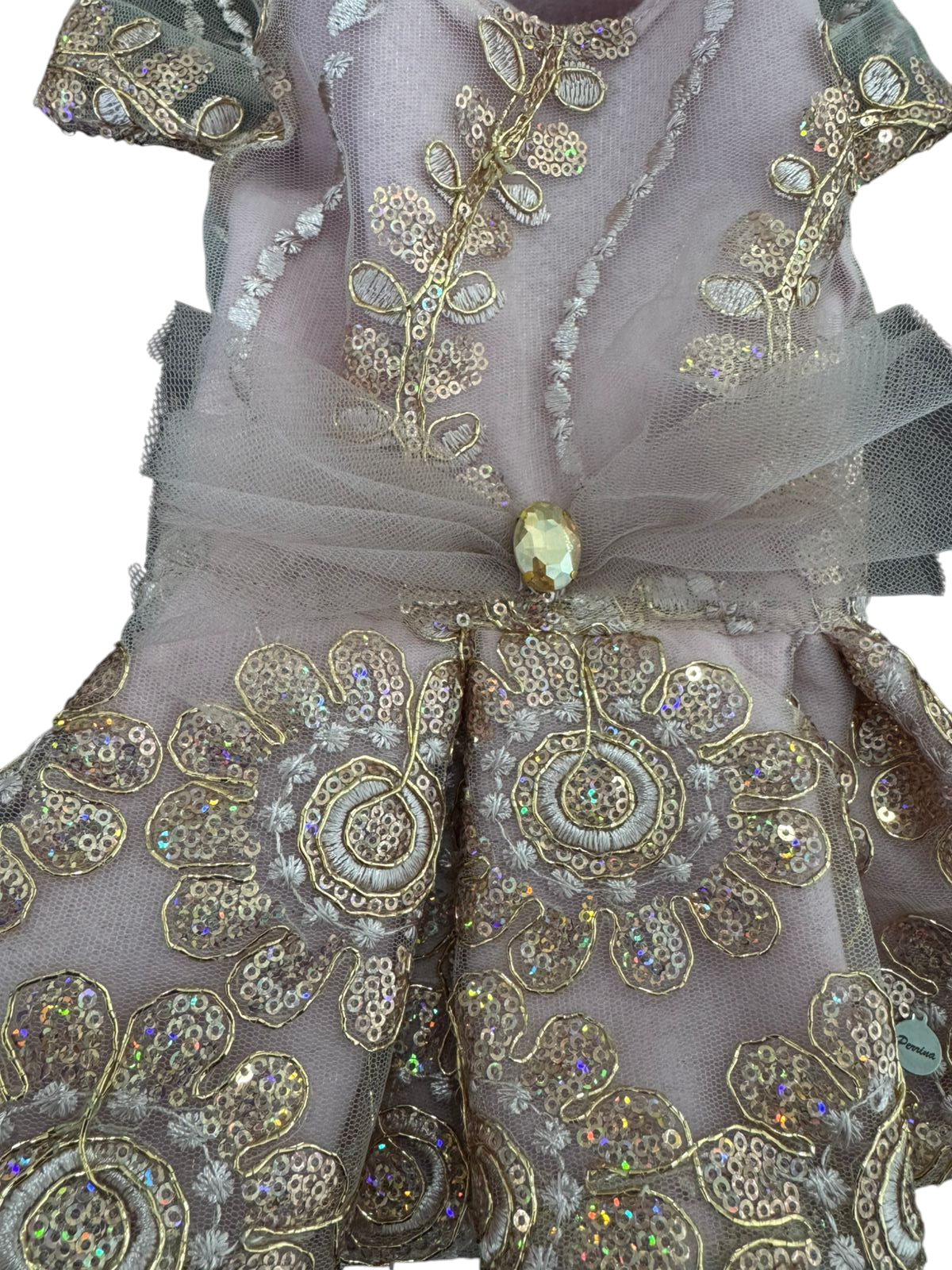 PERRINA vestido con detalles dorados bordados