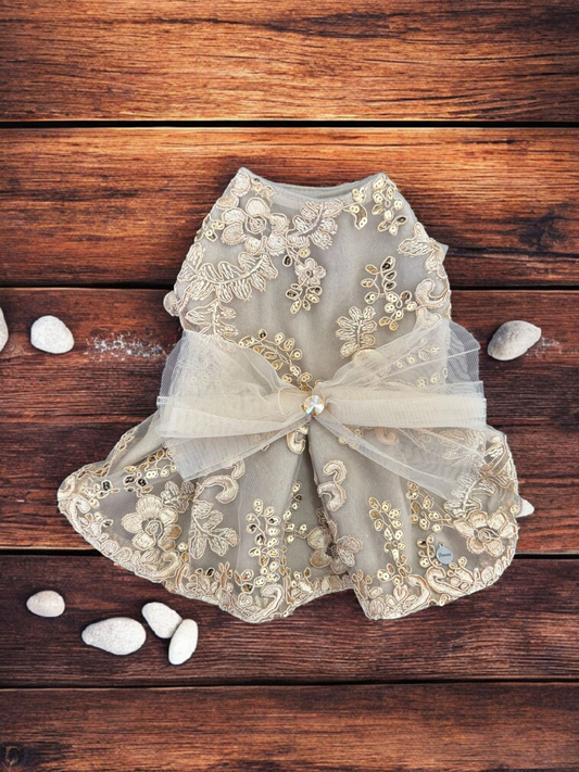 PERRINA vestido con detalles bordados y moño para perros y gatos razas chicas medianas y grandes