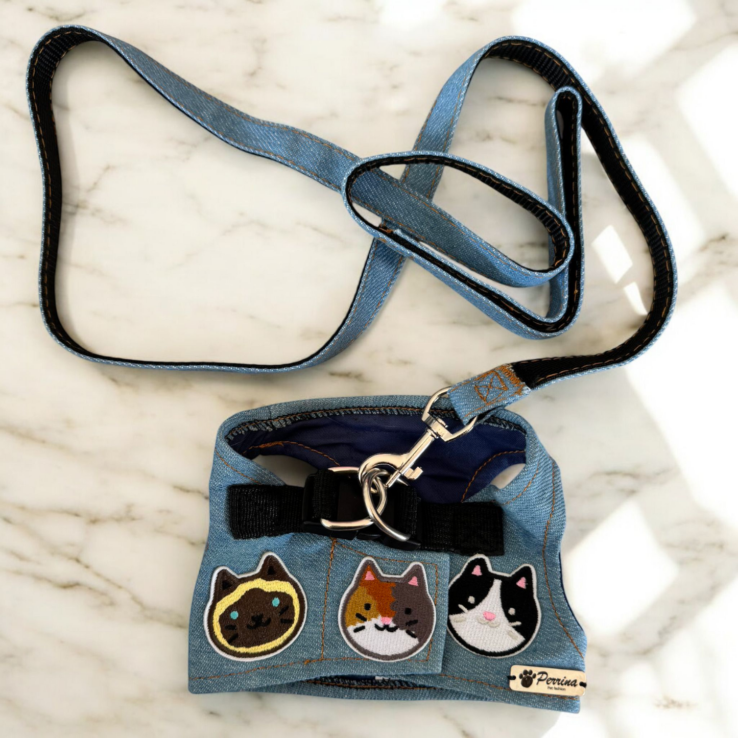 PERRINA arnés denim con parches de Gatitos, para perros y gatos razas chicas medianas y grandes