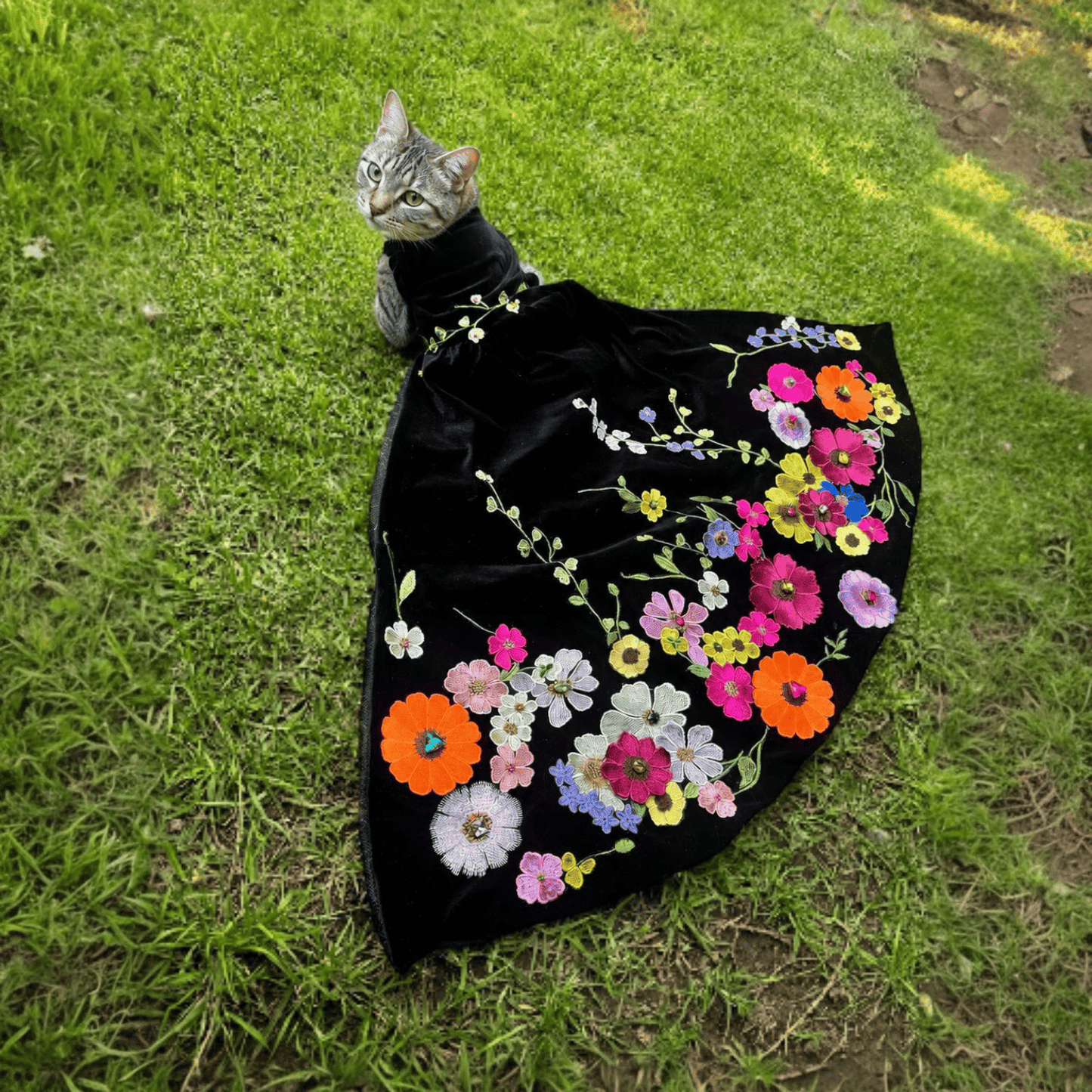 PERRINA vestido largo floral color negro para perros y gatos razas chicas medianas y grandes
